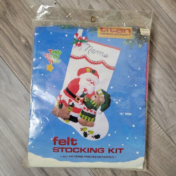 1987 Vintage Christmas Felt Stocking Kit by Titan Needlecraft - Picture 1 of 7